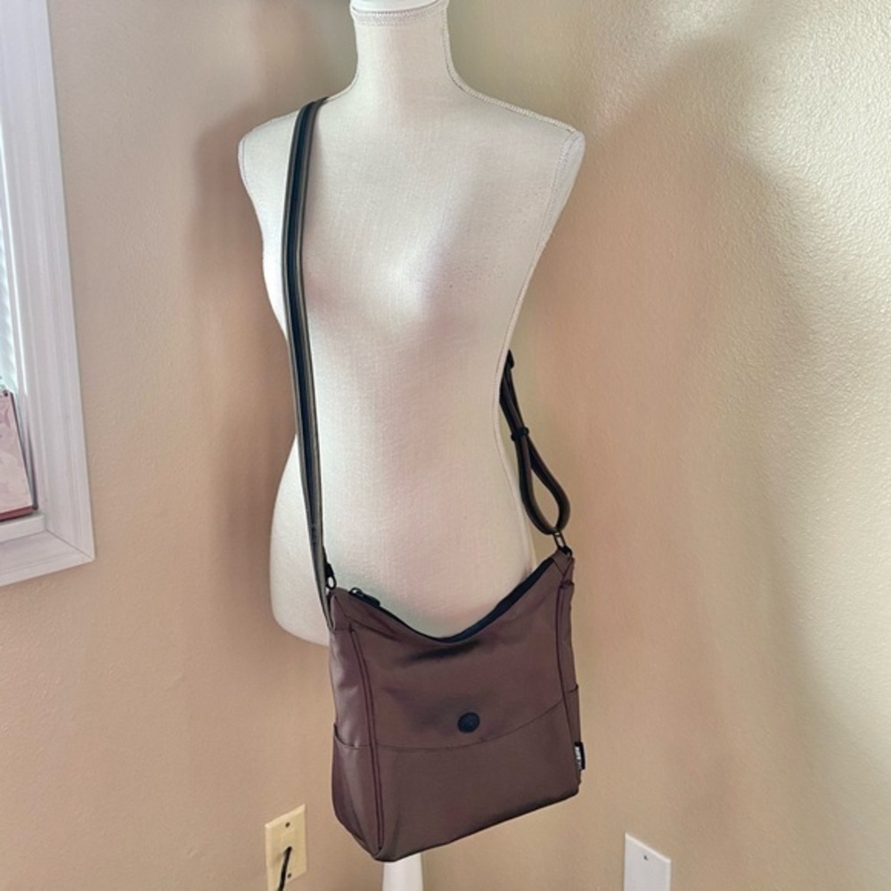 Pacsafe Citysafe anti theft travel crossbody bag